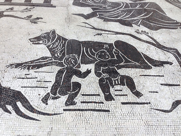 羅馬奧斯蒂恩塞車站內描繪羅慕盧斯和雷穆斯的馬賽克壁畫